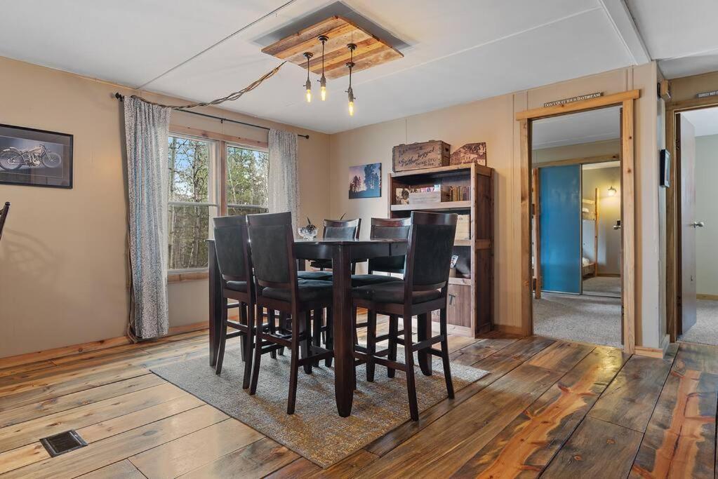 Blue Pine Retreat Villa Lead ภายนอก รูปภาพ