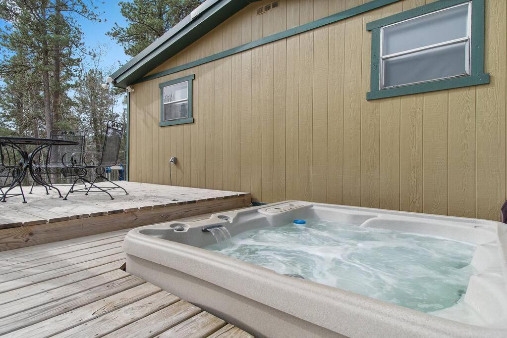 Blue Pine Retreat Villa Lead ภายนอก รูปภาพ